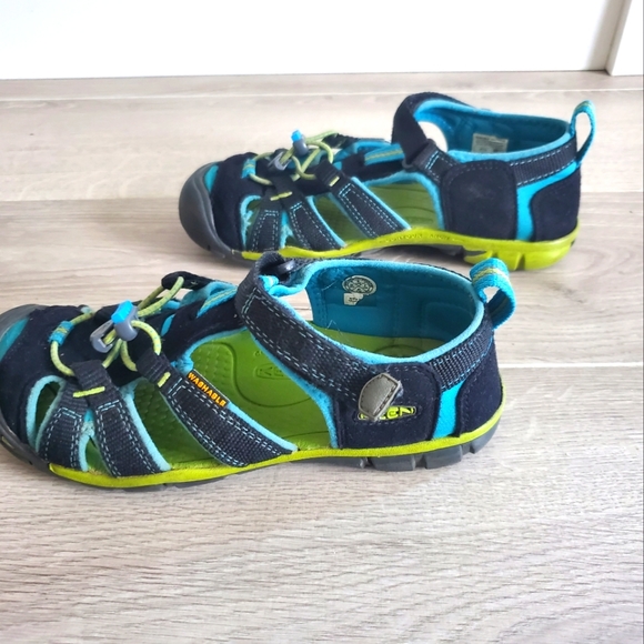 Keen sandals - Picture 1 of 3